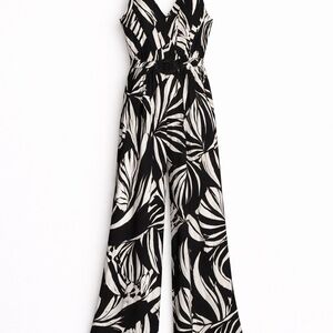 Tahari Black & White Leaf-Print Wide-Leg Jumpsuit